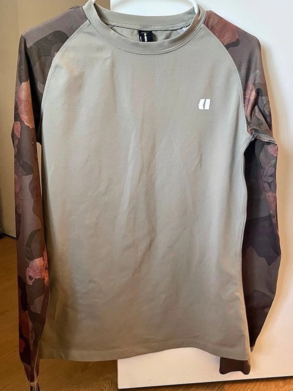 💫ARMADA Camo Long Sleeve Base Layer Shirt Size Medium
